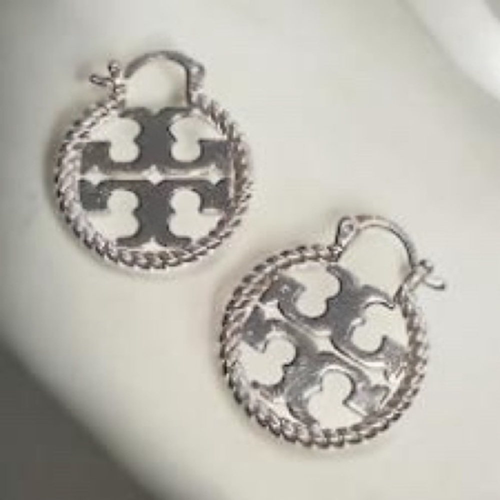 NIP TORY BURCH Rope Small Hoop Miller Earrings in Silver